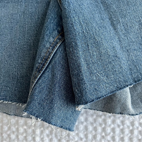 Old Navy High-Rise Curvy OG Straight Cutoff Shorts Lila Blue Size 4 Festival - Picture 4 of 10